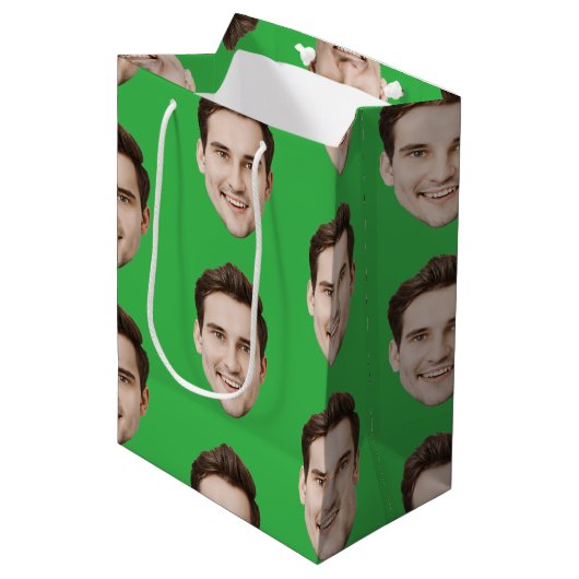 Custom Face Personalisiert Birthday Hochzeit Party Mittlere Geschenktüte (Vorderseite Schrägansicht)