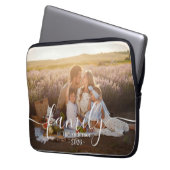 Custom Family Photo -Personalized Last Name & Year Laptopschutzhülle (Vorderseite Links)