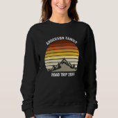 Custom Family Road Trip Mountain Sunset Sweatshirt (Vorderseite)