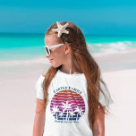 Custom Family Vacation Beach Palm Tree Kinder T-Shirt<br><div class="desc">Coole passende Wiedersehen Beach T - Shirt für Ihre Kinder auf einer Inselkreuzfahrt. Die Palmen vor einem hübsch rosa Sonnenuntergang am Strand sind wunderschön. Für Ihren Sommerurlaub am Meer sind die T-Shirts perfekt.</div>