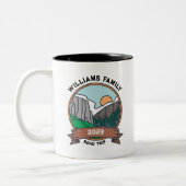 Custom Family Wiedersehen Road Trip Mountain Zweifarbige Tasse (Links)