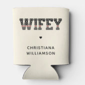 Custom Fire Wifey They Red Line Feuerwehrmann-Ehef Dosenkühler (Rückseite)