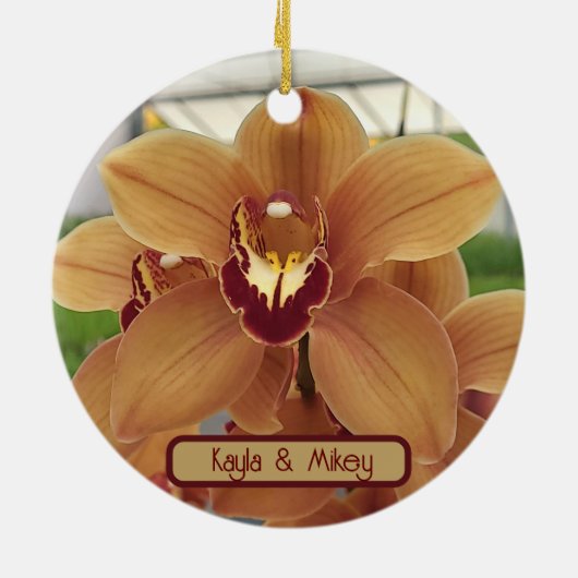 Custom "First Christmas in our new Zuhause" orchid Keramik Ornament (Hinten)