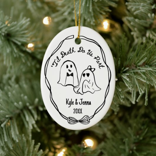 Custom First Christmas Married Spooky Ghost Doodle Keramik Ornament (Baum)
