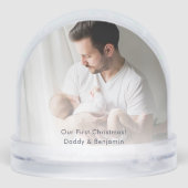 Custom First Christmas Vater und Baby Fotos Schneekugeln (Rückseite)