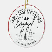 Custom First Christmas Verlobt Keramik Ornament (Links)