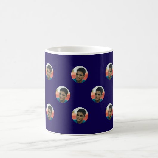 Custom Floating  Portrait with Bold Background Kaffeetasse (Mittel)