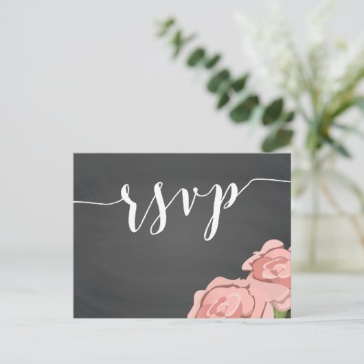 Custom Floral Chalkboard Wedding RSVP Postkarten (Stehend Vorderseite)