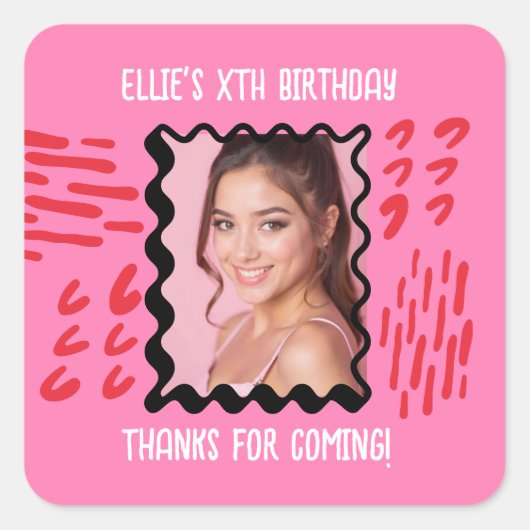 Custom Foto Birthday Sketchy Doodle Gastgeschenke Quadratischer Aufkleber (Vorderseite)