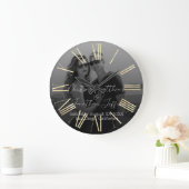 Custom Foto Black and White Wedding Große Wanduhr (Zuhause)