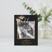 Custom Foto Black Floral Gold Script Hochzeit Einladung (Stehend Vorderseite)
