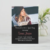 Custom Foto Black Graduation Party lädt ein Einladung (Stehend Vorderseite)