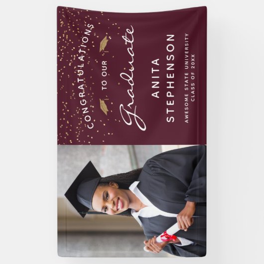 Custom Foto Burgundy White Script Gold Abschluss Banner (Vertikal)