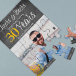 Custom Foto Cheers und Biere 30. Geburtstag Puzzle<br><div class="desc">Informelle und lustige Jubel und Biere Männer 30 Geburtstag Custom Foto Keepake Geschenkpuzzle mit einem extravaganten Typografie-Skript,  eine gelbe doodle Bierkreide Tasse und Wirbel auf einem rustikalen Vintagen dunkelgrauen Chalkboard Hintergrund.               Geeignet als Halb-Sake-Geschenk für alle Altersgruppen,  Meilensteine,  Geburtstagsparty oder Fernfeiern.            Einfach mit Foto,  Alter,  Name und Datum zu personalisieren!</div>