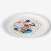 Custom Foto Elegante Gold Personalisierte Hochzeit Pappteller (Schrägansicht)