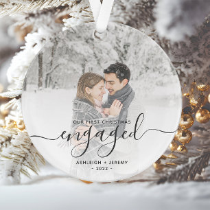 Custom Foto First Christmas Verlobt Grau Script Ornament