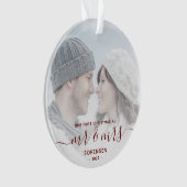 Custom Foto First Verheiratet Christmas Red Script Ornament (Vorderseite)