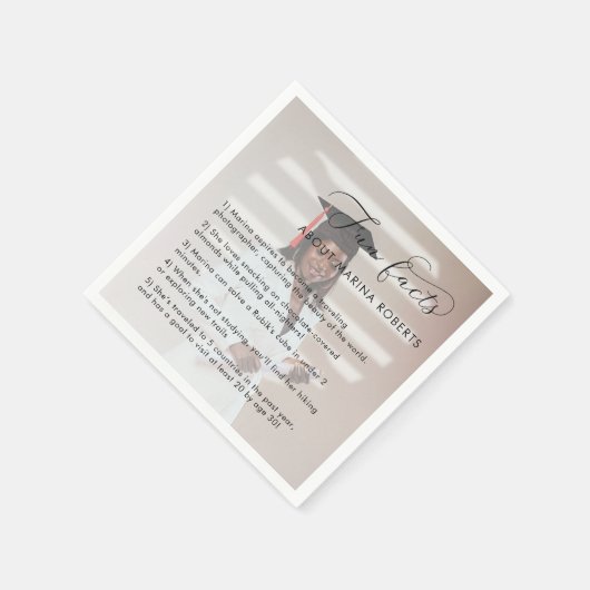 Custom Foto Graduate Fun Facts Graduation Party Serviette (Ecke)