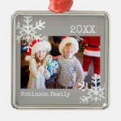 Custom Foto Grau Ornament mit Schneeflocken Aus Metall (Vorne)