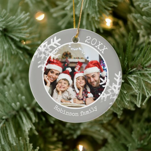Custom Foto Light Gray Snowflake Keramik Ornament (Baum)