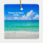 Custom Foto Panama City Beach Umbrells Keramikornament<br><div class="desc">Wenn Sie in diesem Jahr nach Panama City, Florida, gereist sind, werden Sie gewollt, sich an die Reise mit diesem einzigartigen Weihnachtskeepsake-Souvenir-Ornament zu erinnern, mit diesem lebendigen fotografischen Bild des türkisblauen Wassers, weißem Sandstrand, rustikalen Strandtypografie. Einfach anzupassen mit Ihrem Reisedatum auf der Vorderseite und Ihr eigenes Foto auf der Rückseite....</div>