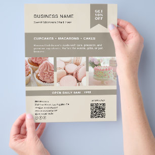 Custom Foto QR Bäckerei Beige Flyer