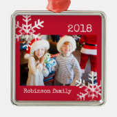 Custom Foto Red Ornament with Snowflakes Aus Metall (Vorne)