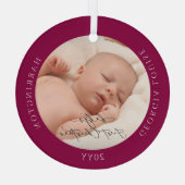 Custom Foto und Name Baby's First Christmas Ruby Ornament Aus Glas (Rückseite)
