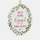 Custom Foto Wreath Red First Christmas Verlobt Keramik Ornament (Rechts)