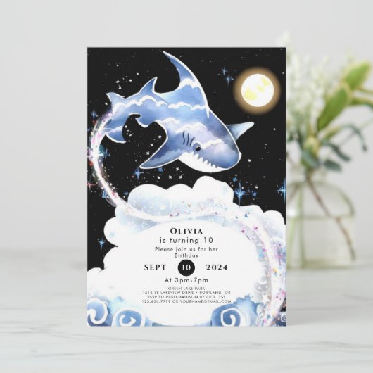 Custom Fun Unterwasser Hai Geburtstag Einladung (Stehend Vorderseite)