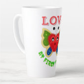 Custom Fuzzy Heart Butterfly Gift Milchtasse (Linke Ecke)