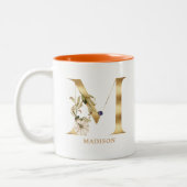 Custom Gold Alphabet M Monogram | Floral Pumpkin Zweifarbige Tasse (Links)