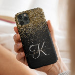 Custom Gold Glitzer Black Sparkgram Monogram iPhone 14 Pro Hülle<br><div class="desc">Dieses elegante und elegante Handy-Gehäuse mit hübschem vergoldeten Glitzer auf schwarz gebürstetem metallischem Hintergrund ist einfach zu personalisieren.</div>