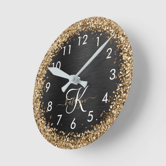 Custom Gold Glitzer Black Sparkgram Monogram Runde Wanduhr (Winkel)