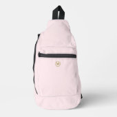 Custom Gold Initial l Girly Clean Blush Pink Crossbody Bag (Vorderseite)