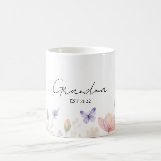 Custom Grandma Est. Year -  Flower and Butterfly  Kaffeetasse (Mittel)