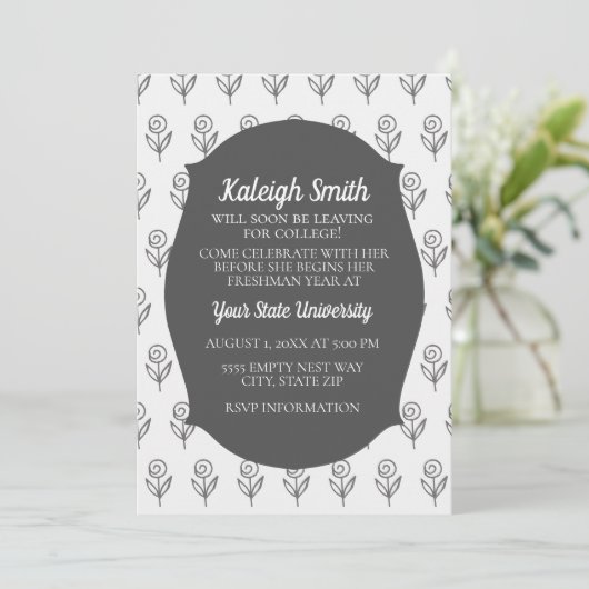 Custom Grau Weiße Blume Uni Trunk Party Einladung (Stehend Vorderseite)