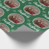Custom Green Merry Christmas One Circle Photo Geschenkpapier (Ecke)