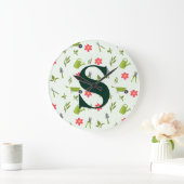 Custom Green Monogram Garding Große Wanduhr (Zuhause)