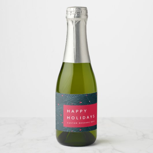 Custom Happy Holidays Spruce Berries Modern Red Schaumweinetikett (Vorderseite)
