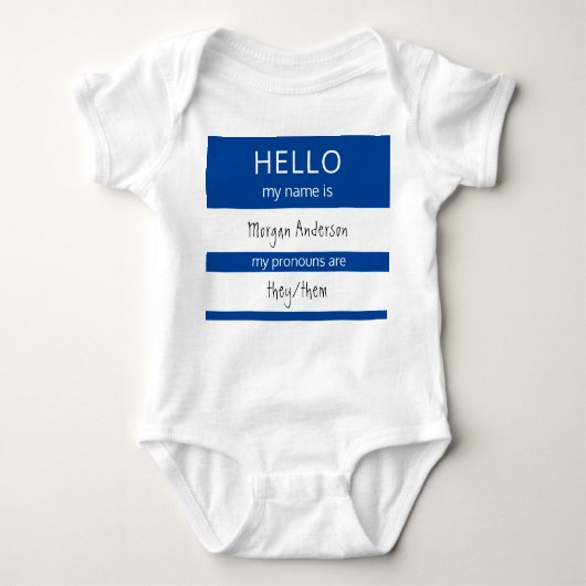 Custom HELLO Mein Name Pronouns ist Abzeichen Baby Strampler (Vorderseite)