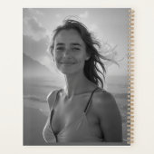 Custom Her Portrait – Simple Photo Gift for Her Planer (Rückseite)