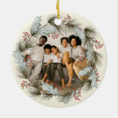 Custom Holiday Keepsake with Wreath Family Photo Keramik Ornament (Hinten)