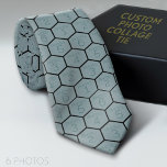 Custom Honeycomb Foto Collage mit 6 Fotos Schwarz Krawatte<br><div class="desc">Um die besten Ergebnisse zu erzielen,  schneiden Sie Ihre Fotos vor dem Hochladen in Quadrate. Ein modernes Gitterdesign mit einem Gesamtdruck Ihrer Fotos. Benutzen Sie Ihr Lieblings-Foto oder Ihre Bilder,  um Spaß zu haben und mit Freunden zu teilen.</div>