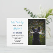 Custom Hund Birthday Blue Paw Print Puppy Pet Einladung (Stehend Vorderseite)