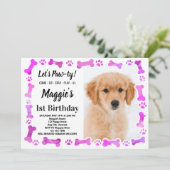 Custom Hund Birthday Pink Paw Prints Pet Foto Einladung (Stehend Vorderseite)