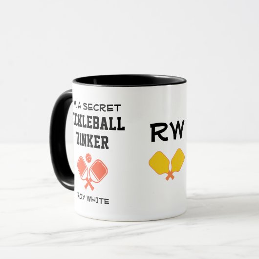 Custom I'M A SECRET PICKLEBALL DINKER Fun Monogram Tasse (Vorderseite Links)