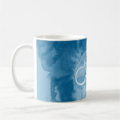 Custom Indigo Blue Shibori Abstrakt Monogram Name Kaffeetasse (Links)