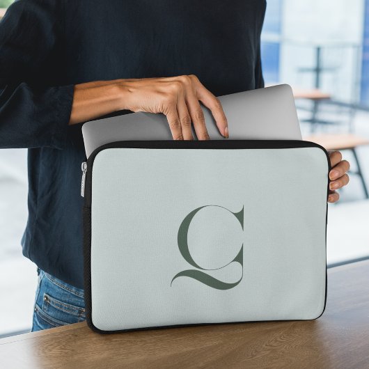 Custom Initial l Elegant Classy Green Mit Monogram Laptopschutzhülle