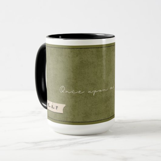 Custom Initial Moss Green Forest Storyteller Mug Tasse (Vorderseite Links)